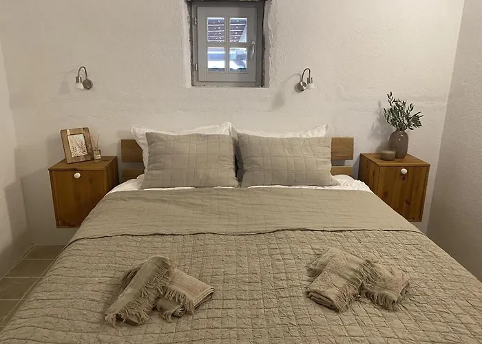 Private In Olive Grove With Heated Pool
