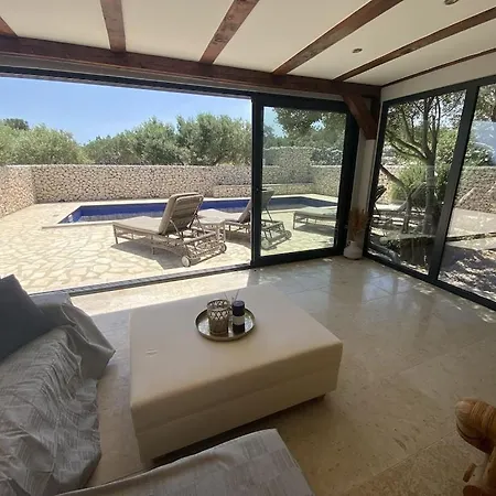 Private In Olive Grove With Heated Pool 빌라 *
