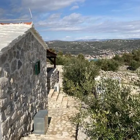 Private In Olive Grove With Heated Pool *