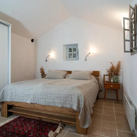 Private In Olive Grove With Heated Pool 빌라