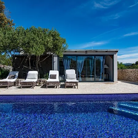 Villa Private In Olive Grove With Heated Pool *