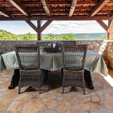 Private In Olive Grove With Heated Pool Vinišće