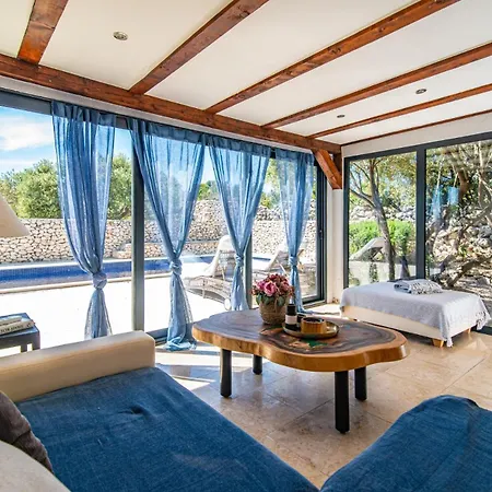 Private In Olive Grove With Heated Pool * Вінішчє