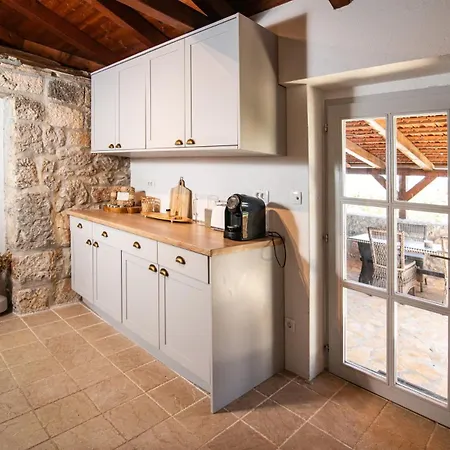 Private In Olive Grove With Heated Pool 빌라 Vinišće
