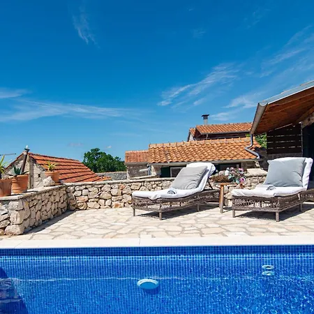 Private In Olive Grove With Heated Pool